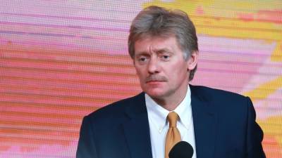 В Кремле осудили санкции Зеленского против трех телеканалов на Украине