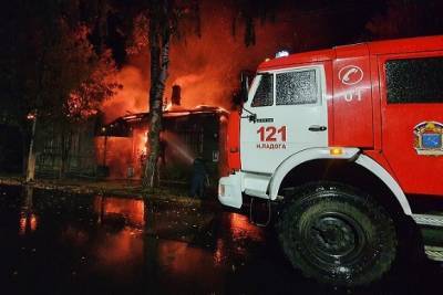 Пропавшие при пожаре на складе в Красноярске спасатели погибли