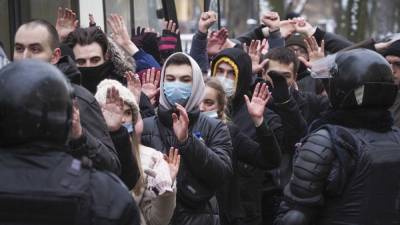 В Петербурге арестовали участника митинга по делу о нападении на полицейского