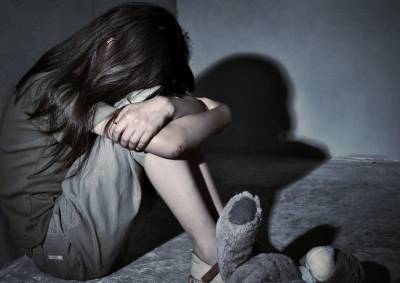 В Ленобласти девочка обвинила отчима-дагестанца в том, что он пять лет ее насиловал. Мужчина сбежал