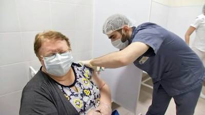 Бесплатно и добровольно: как в России проходит вакцинация от коронавируса