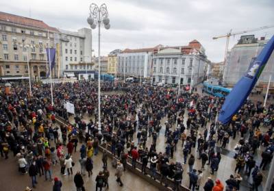 В Загребе прошла массовая акция протеста против ограничений из-за COVID-19