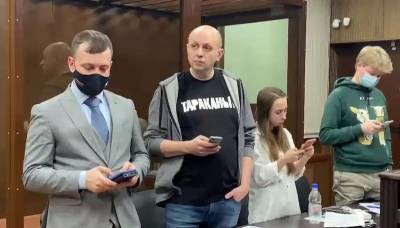 Суд арестовал главреда "Медиазоны" Смирнова на 25 суток