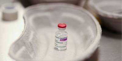 Ученые смогли повысить эффективность вакцины AstraZeneca до 82% - предварительные результаты испытаний