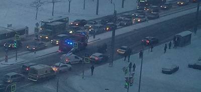 В Петербурге пожарный автомобиль сбил пенсионерку на пешеходном переходе