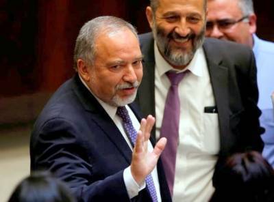 Либерман: Израиль существует под властью ортодоксов в политическом средневековье