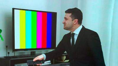 Владимир Зеленский отключил три украинских телеканала и ввел санкции против их владельца