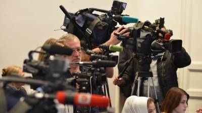 Украинские телеканалы могут обжаловать санкции Зеленского в суде