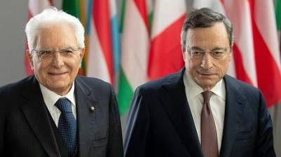 Президент Италии поручил профессору сформировать новое правительство