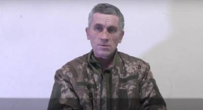 Заставляют поливать грязью Украину: боевики захватили в плен бойца ВСУ