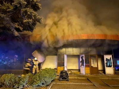 Пожар в супермаркете в центре Ростова локализован