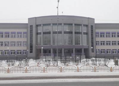 Не смог всплыть сам: школьник в Сургуте попал в реанимацию после урока плавания