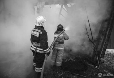 Спасатели подтвердили гибель пожарных при тушении склада в Красноярске
