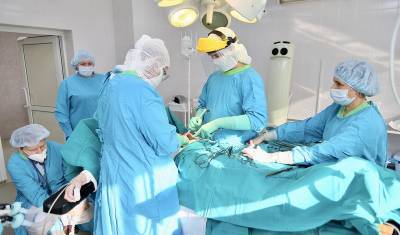 Тобольские хирурги восстановили кишечник 80-летней пациентке