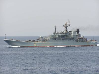 В Черном море прошли учения БДК ЧФ РФ с боевыми стрельбами