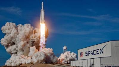 SpaceX вывела на орбиту 60 микроспутников Starlink