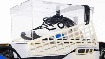 Необычный анонс: робот Boston Dynamics представил новые кроссовки Adidas – видео