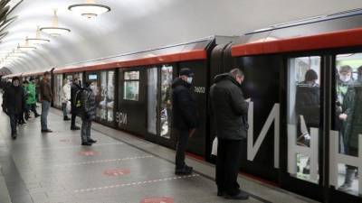 Движение на «фиолетовой» ветке московского метро восстановили