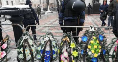 Sytnyk Has Destroyed 37 Enterprises: Farmworkers Lay Wreaths in Front of Parliament
