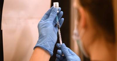 Коронавирус: новая мутация снижает эффективность вакцин в 10 раз
