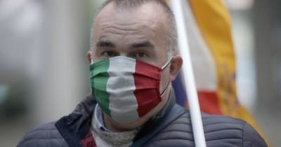 "Мы вас расстреляем": в итальянском городе мафия запретила медикам пользоваться сиреной
