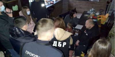 В Харьковской области чиновник ГФС подделал документы и присвоил себе чужой дом — ГБР