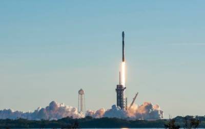 SpaceX доставила еще 60 спутников Starlink на орбиту. Их уже более тысячи