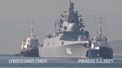 "Адмирал флота Касатонов" и "Николай Чикер" зашли в греческий порт Пирей