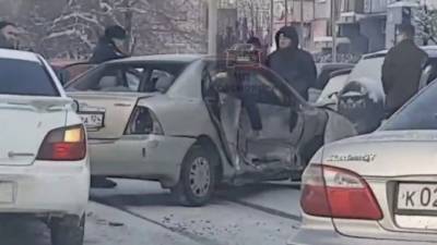 На улице Ястынской в Красноярске авария с участием трех машин