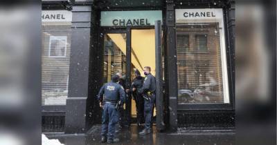 В Нью-Йорке совершен налет на магазин Chanel, похищены сумочки – момент попал на видео