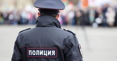 В РФ полицейский "штрафовал" своих родственников за курение для выполнения плана