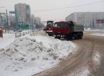 129 спецмашин очищают сегодня Ульяновск от снега