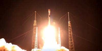 Ракета SpaceX отправилась на орбиту с 60 спутниками Starlink