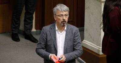 Ткаченко рассказал, могут ли "каналы Медведчука" вернуться к вещанию