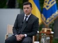 Зеленский возглавляет президентский рейтинг, но его отставки уже хочет половина украинцев — опрос