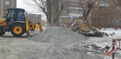 В центре Челябинска перекрыли движение из-за коммунальной аварии