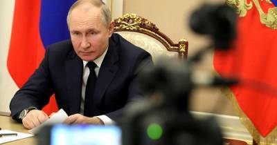 Путин подписал закон о штрафах за пропаганду "веселящего газа" в Сети