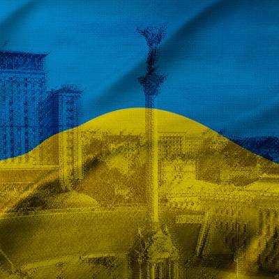 В Киеве радикалы пытаются штурмовать телеканал "Наш"