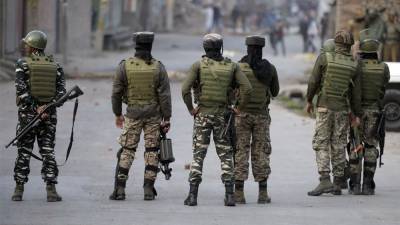 В результате обстрела в Кашмире погиб индийский военнослужащий