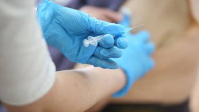 Иммунитет после вакцинацией «ЭпиВакКороной» будет сохраняться на год