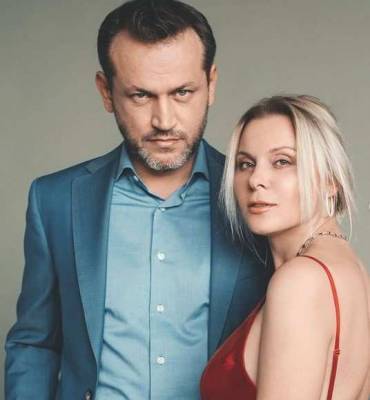 «Не мог отпустить»: Василий Сигарев ходил к психиатру после расставания с Яной Трояновой