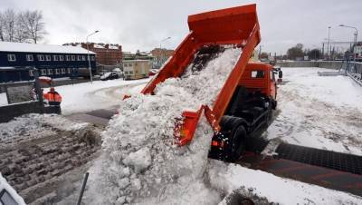 Пункты "Водоканала" приняли более 31 тыс. кубометров снега за сутки