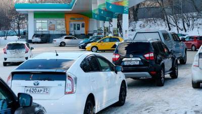 В Хабаровске цена бензина доходит до 125 рублей за литр через интернет