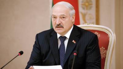 Лукашенко: сильные мира сего не оставят Узбекистан в покое