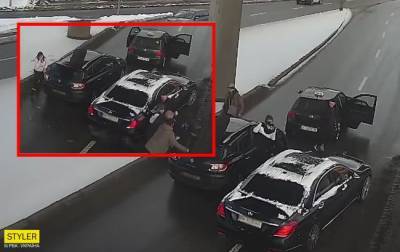 В Киеве на мосту «Метро» водители и пассажиры устроили массовую драку прямо под камерами (ВИДЕО)