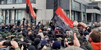 Протесты у телеканала НАШ в Киеве 4 февраля - штурм здания показали с высоты, в полиции рассказали о задержанных, фото, видео - ТЕЛЕГРАФ