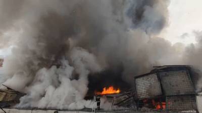 Семьи жертв пожара на складе в Красноярске получат по 1 млн рублей