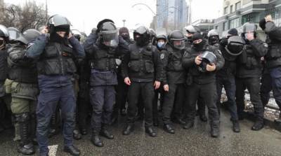 Протесты возле телеканала «НАШ»: полиция назвала число задержанных