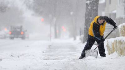 В Ульяновске ликвидируют последствия снегопада