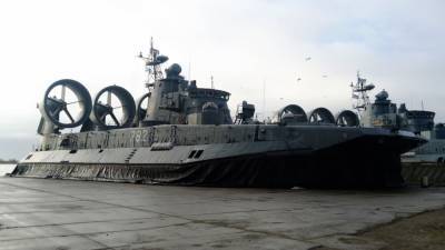 Исключенный из состава ВМС Украины корабль "Зубр" передадут парку "Патриот" в Крыму